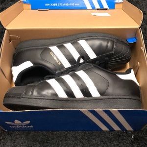Black adidas superstar